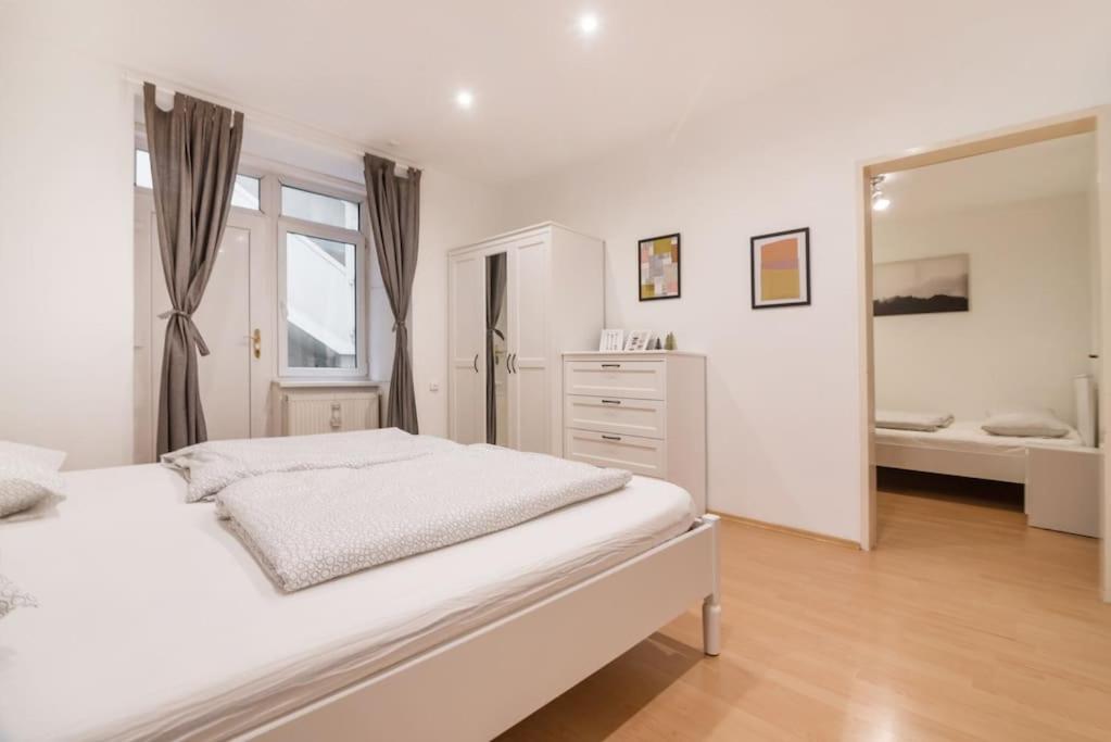 Spacious Central Apartment Wina Bagian luar foto