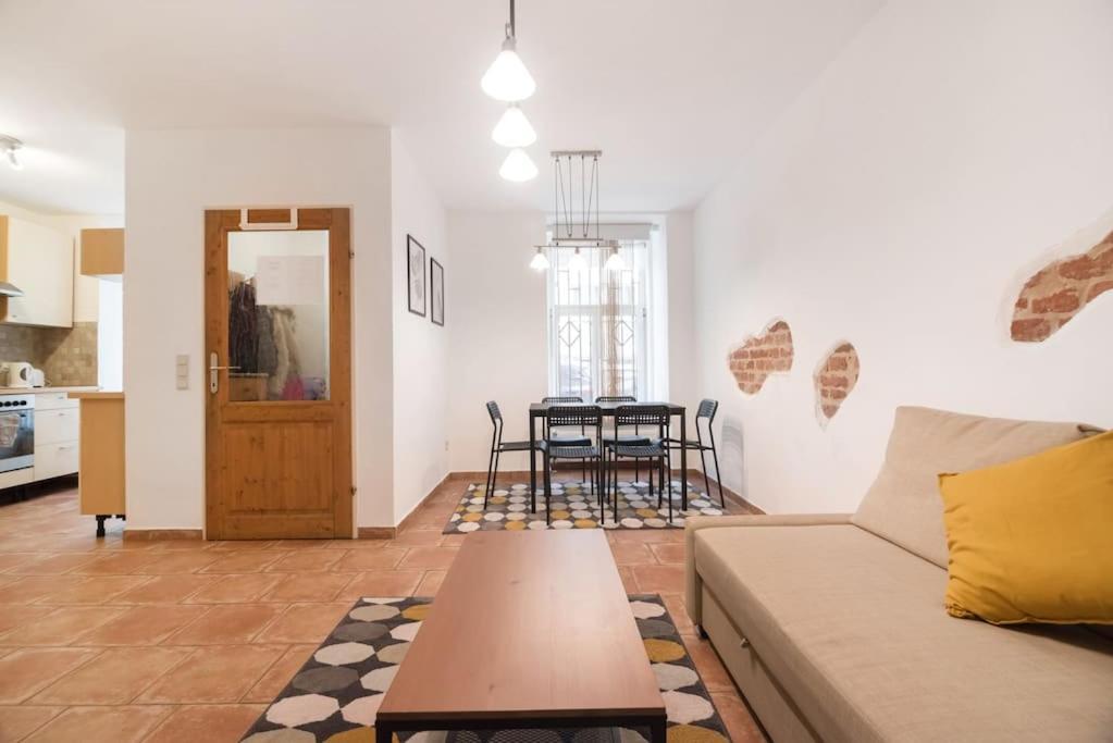 Spacious Central Apartment Wina Bagian luar foto